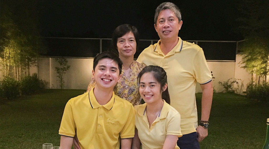 Growing up with strict parents - family photo