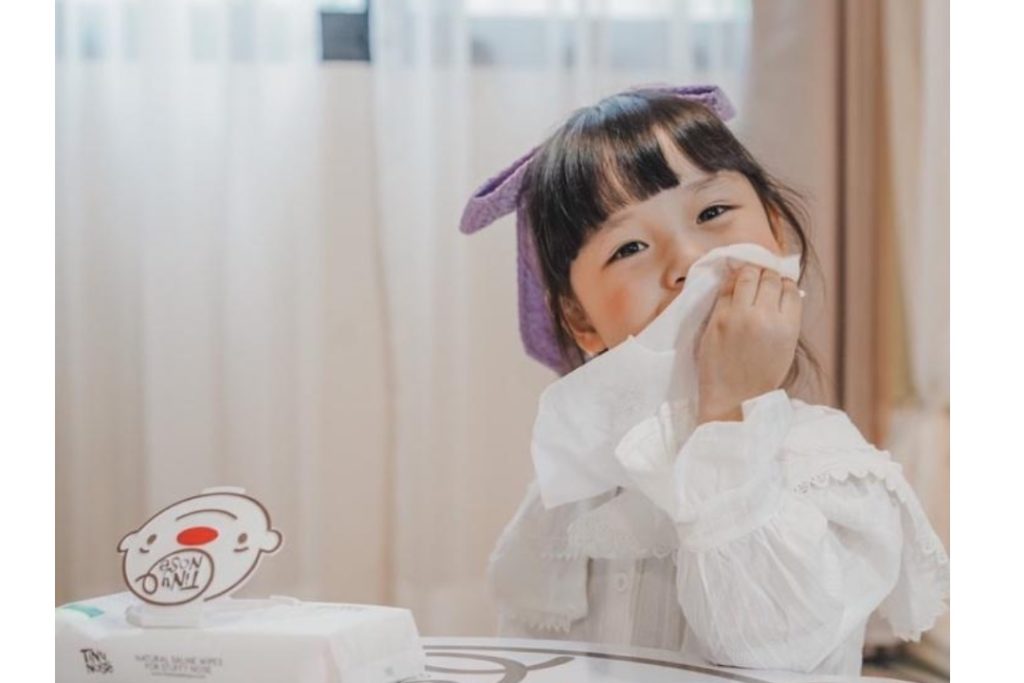 8 Natural Flu Care Must-Haves For Babies - Tiny Nose Saline Wipes