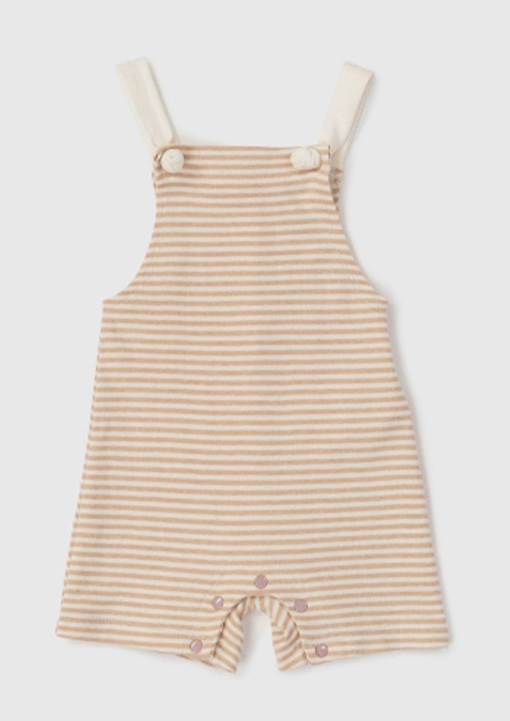 gender-neutral outfits from tili dahli