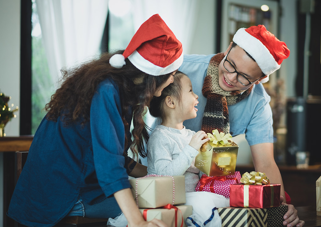 christmas family vaccinated