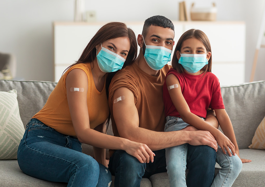 christmas family vaccinated
