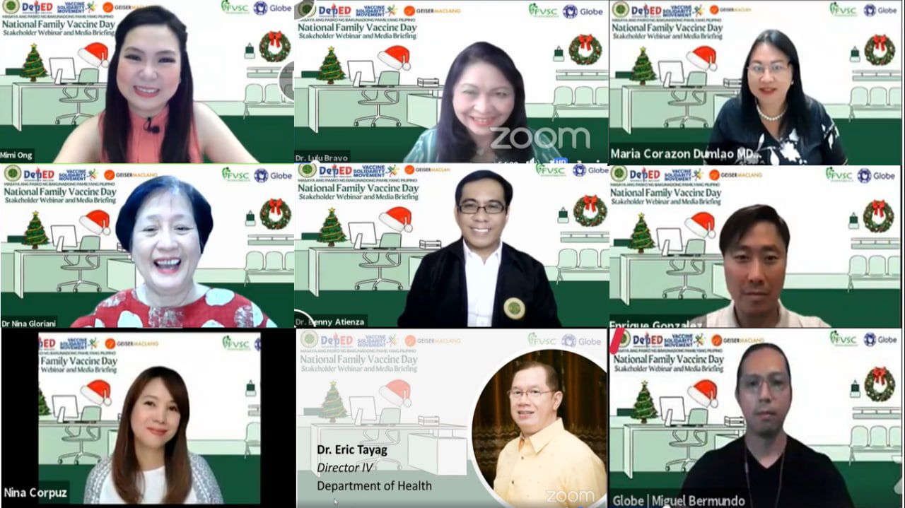 christmas family vaccinated