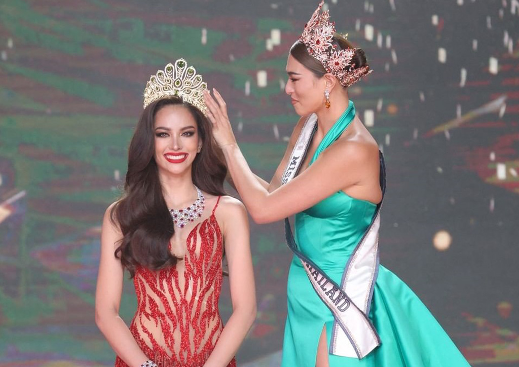 Miss Universe single and married moms