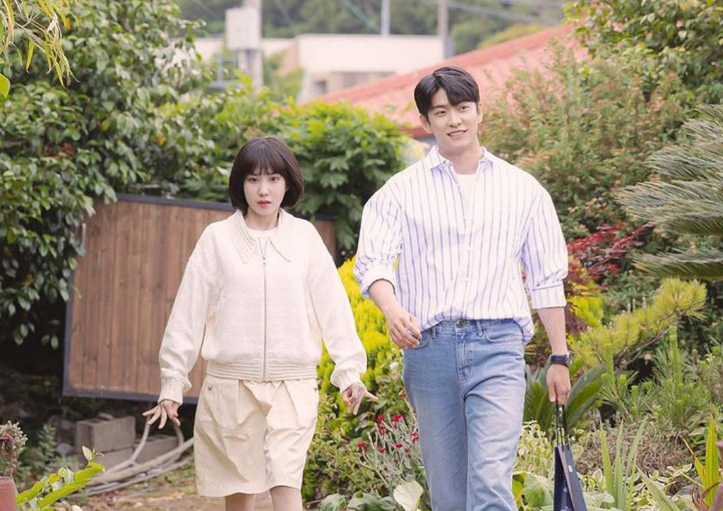 Woo Young Woo and Lee Joon-ho from the K-drama Extraordinary Attorney Woo