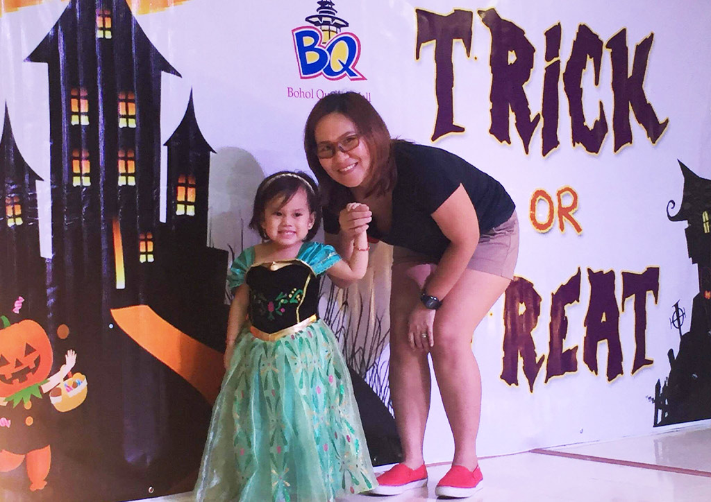 a child and her mother