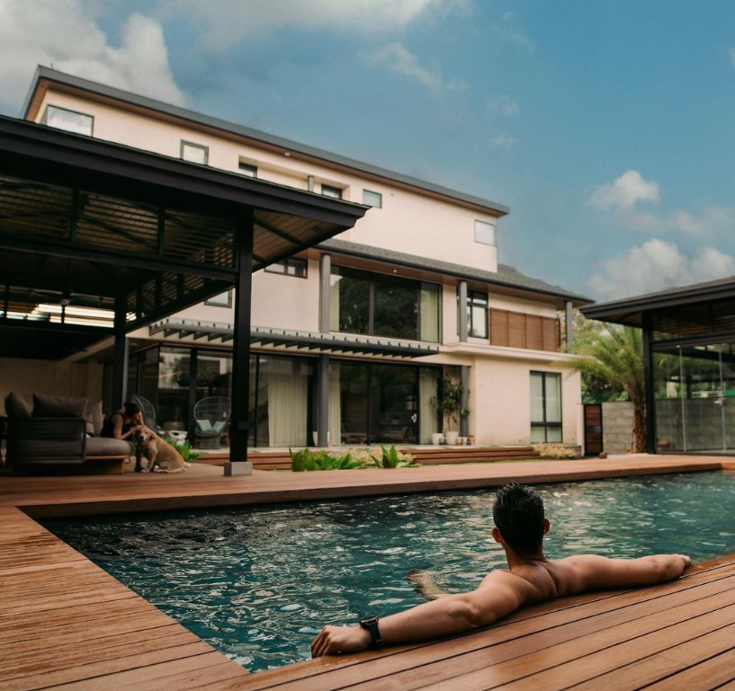 Dingdong Dantes and Marian Rivera's new house from the outside.