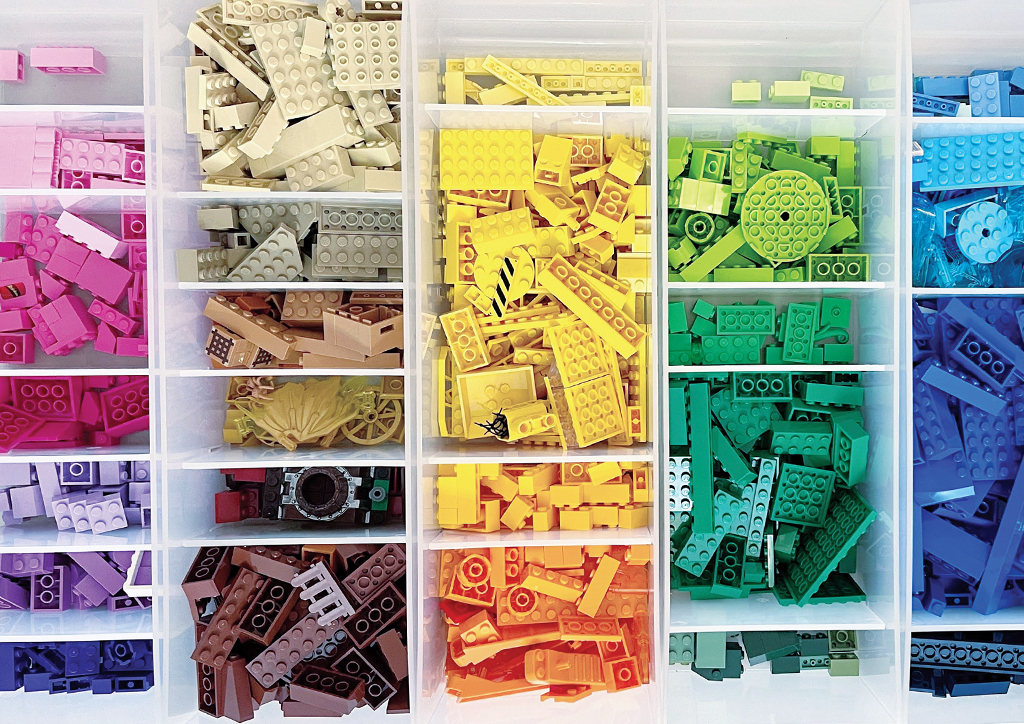 Organizing and tidying legos life hack