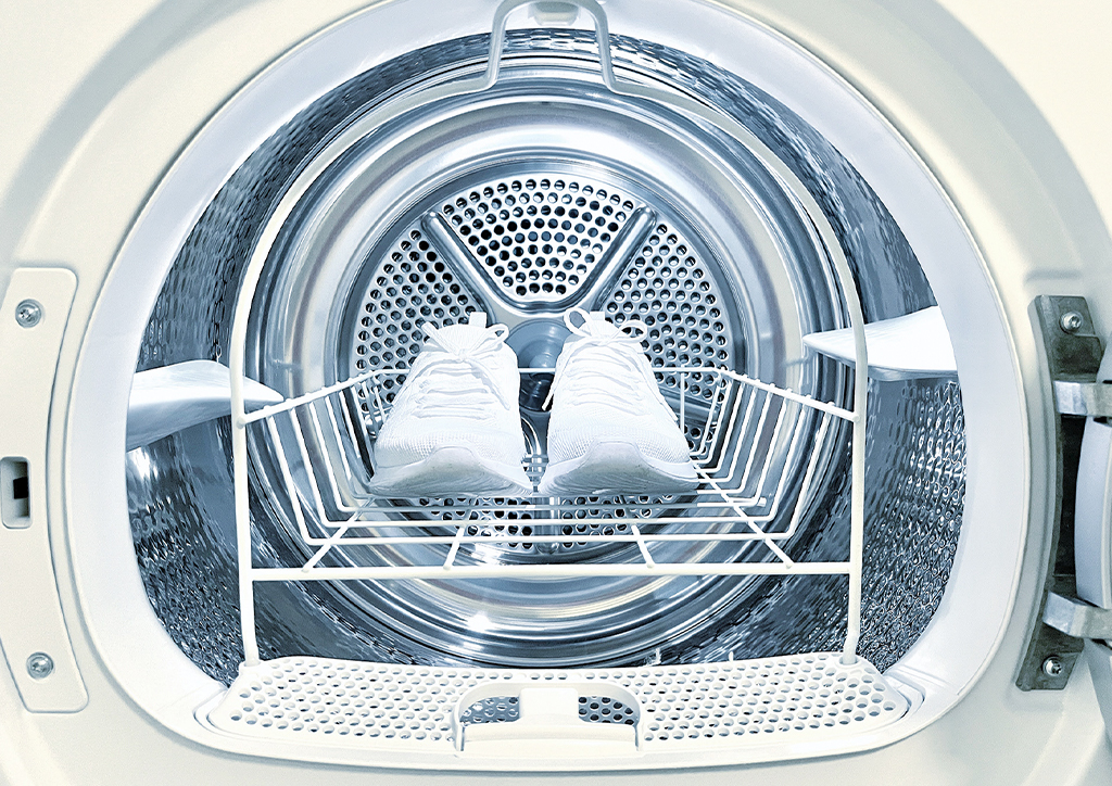 Cleaning sneakers life hack