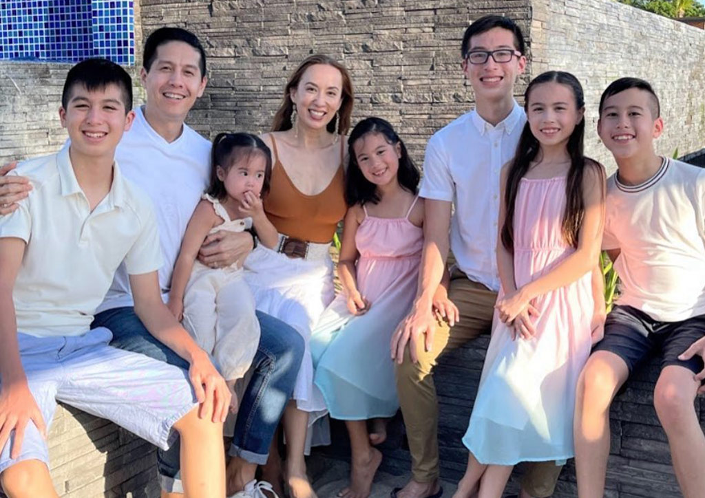 Joy Mendoza and her whole family share the load in household chores