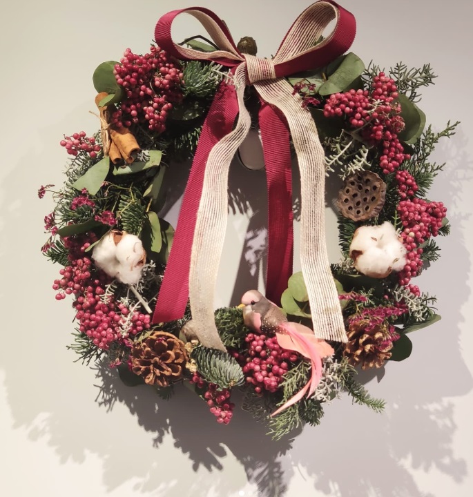 Color of The Year 2023, Viva Magenta, for A Christmas Wreathe