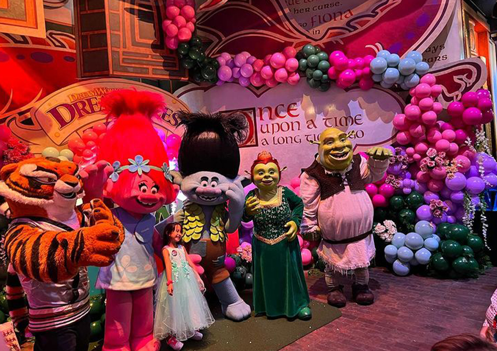 Luna Agoncillo celebrates her 7th birthday with Dreamworks mascots
