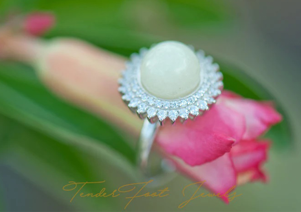 Gift Ideas for Moms Who Just Gave Birth Sentimental Jewelry