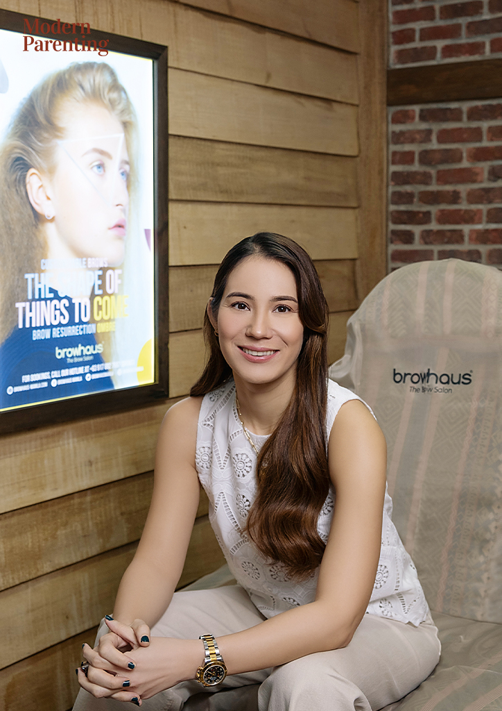 Roberta Abad Estacion on waxing