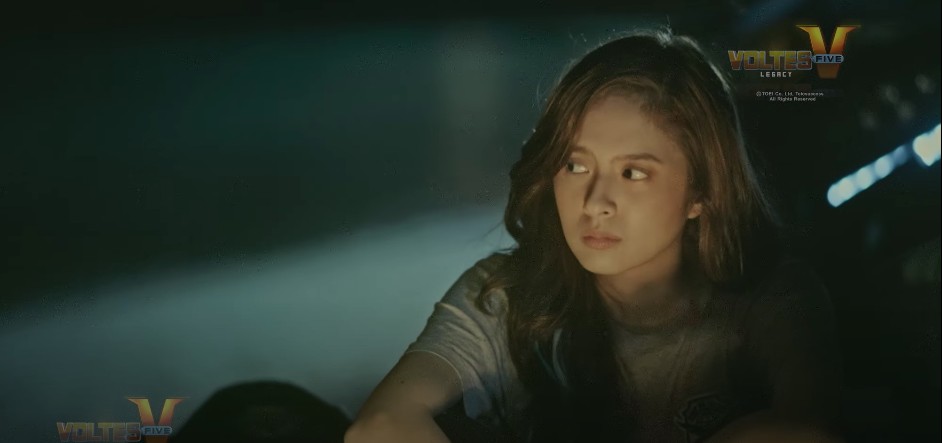 Ysabel Ortega as Jamie Robinson. 