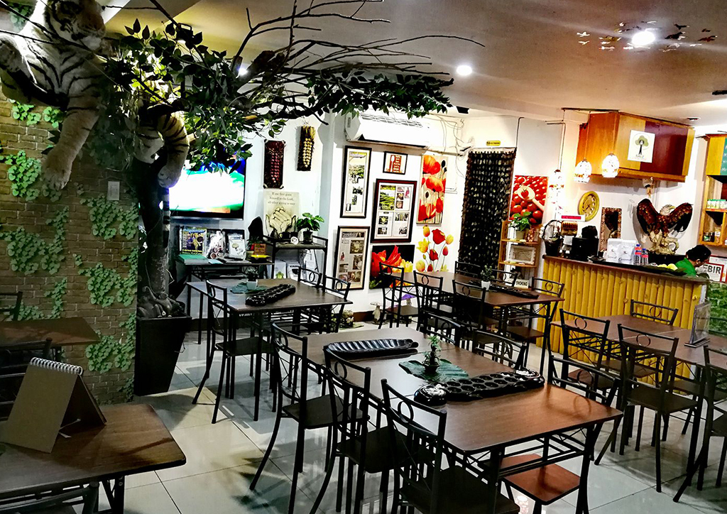 Forest City Restaurant Alaminos, Laguna Date restaurant ideas in the south