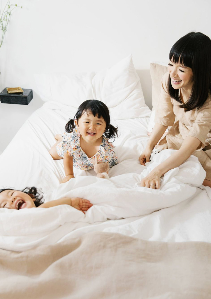 Marie Kondo and her daughter