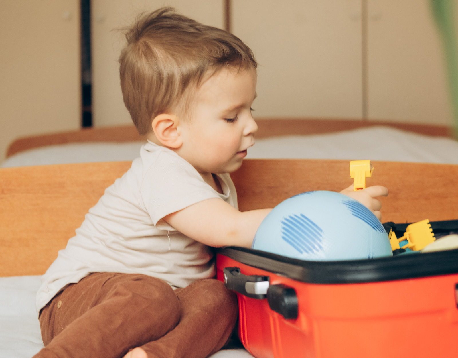 A child about to travel
