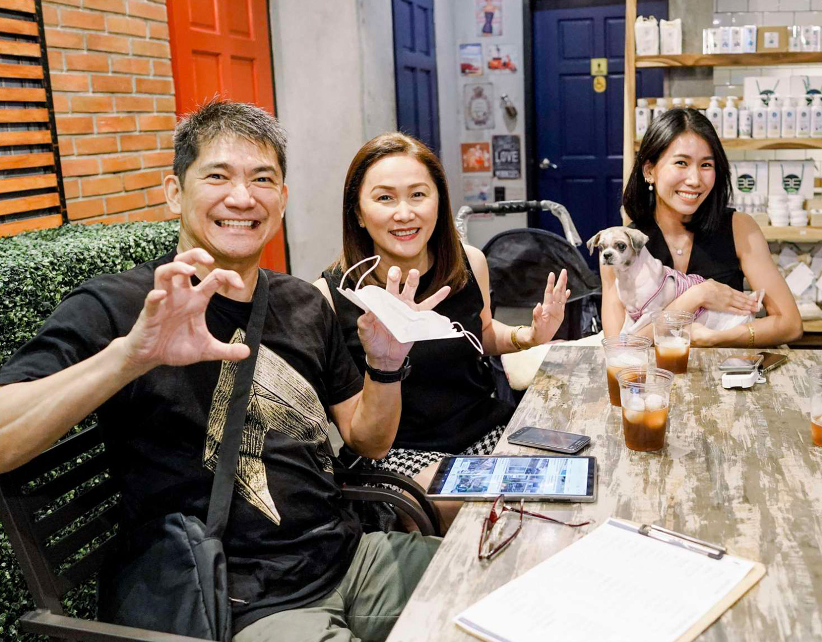 A family with an only child - Pauline Vitug with her parents Chris and Luchie