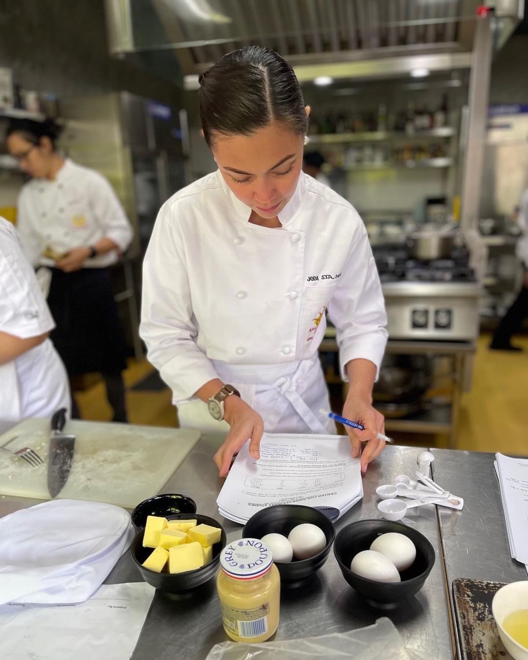 Jodi Sta Maria learning how to cook