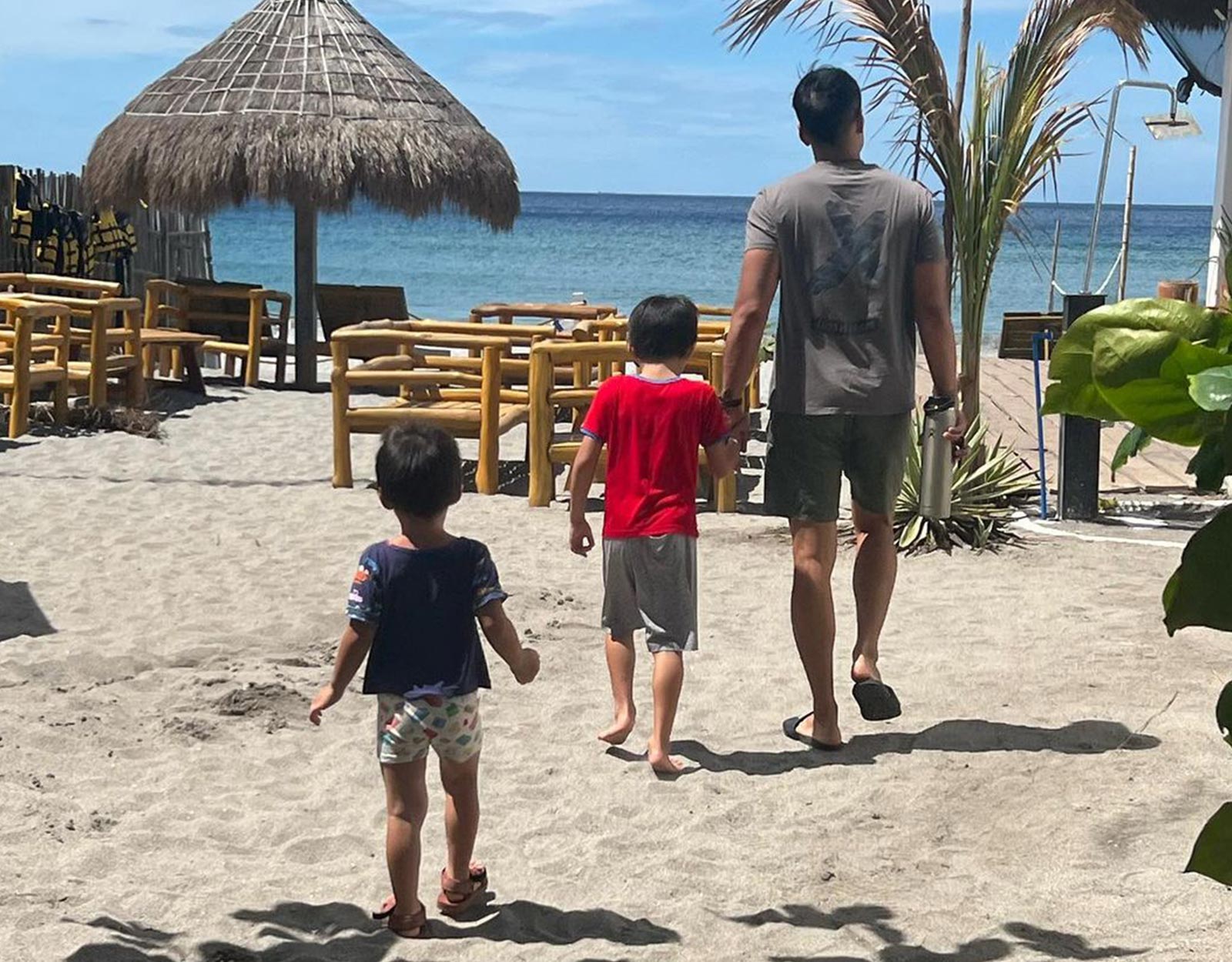 Aljur Abrenica with his two sons