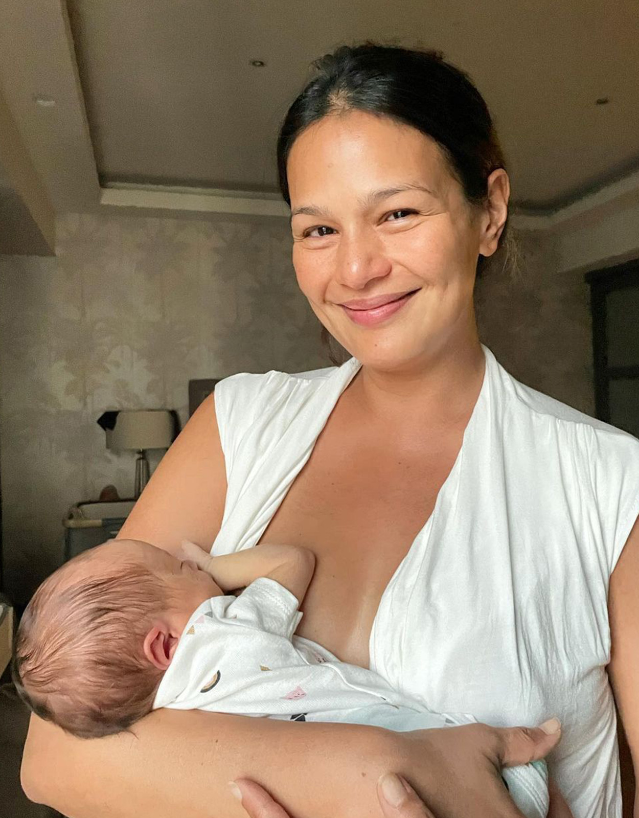 Iza Calzado posts a photo postpartum