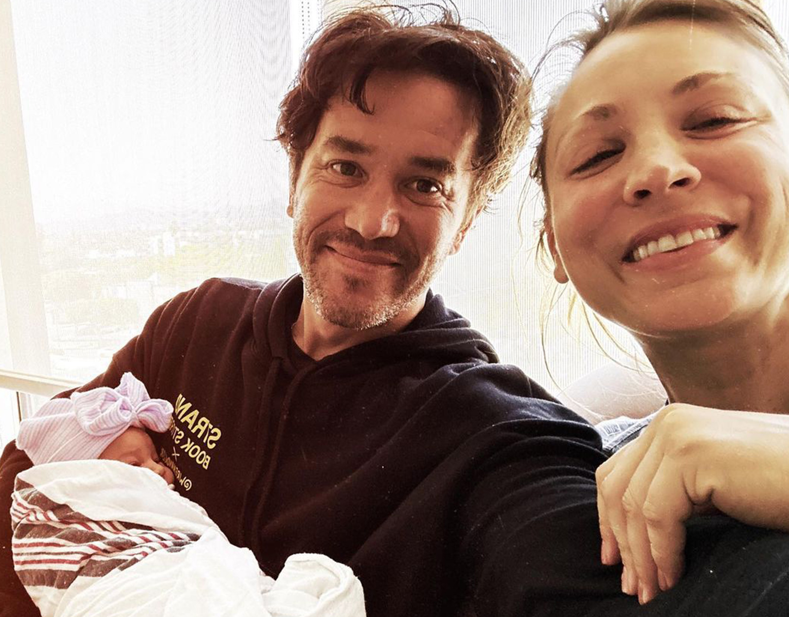 Kaley Cuoco and Tom Pelphrey with their Daughter