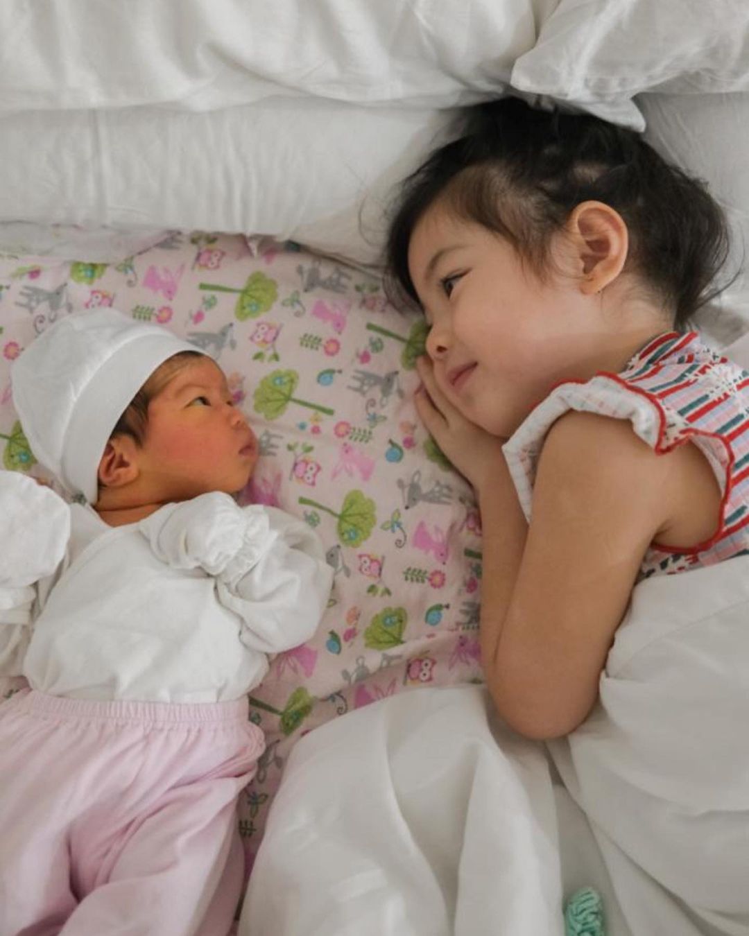 Amelia Manzano-Reyes with her sister, Esmerelda