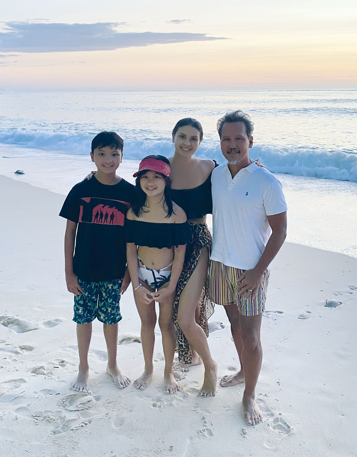 Mesa ni Misis Founder Juana Manahan-Yupangco and her family