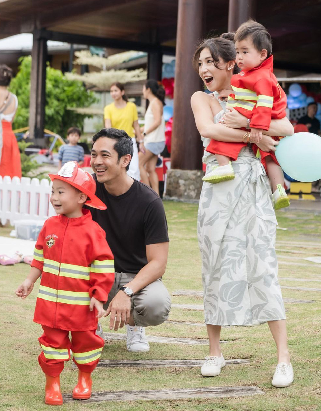 Slater Young and Kryz Uy with Scottie and Seven Kai