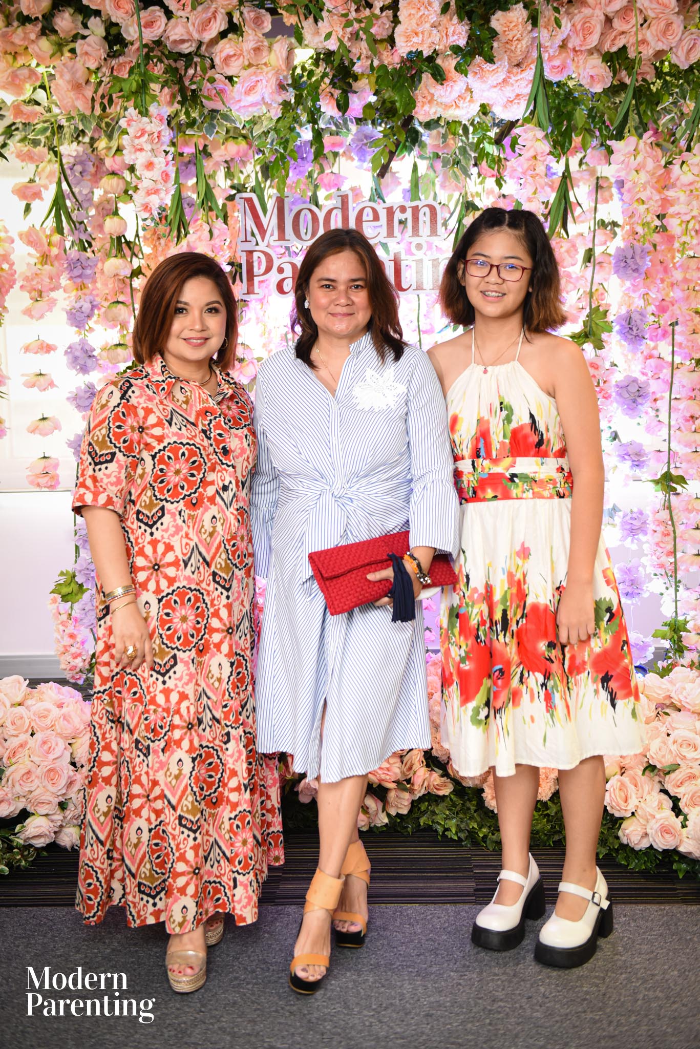 Marga Tupaz, Paulyne Fermin, and Paulyne's daughter, Rocio