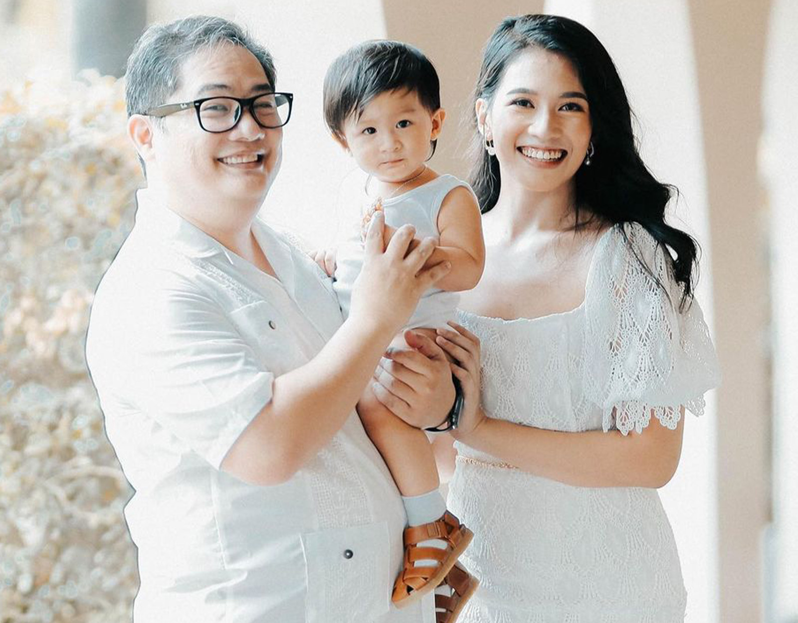 Smokey Manaloto Reveals His BeautifulWife in Son's Christening Photos!