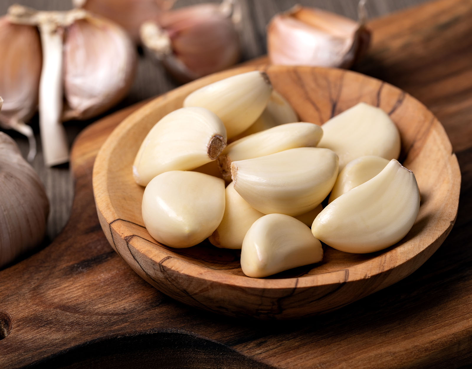 Garlic is a food that can bring down cholesterol
