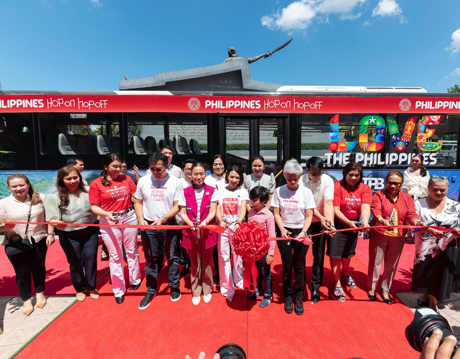 Families Can Go Around Manila on the Hop On Hop Off Bus!