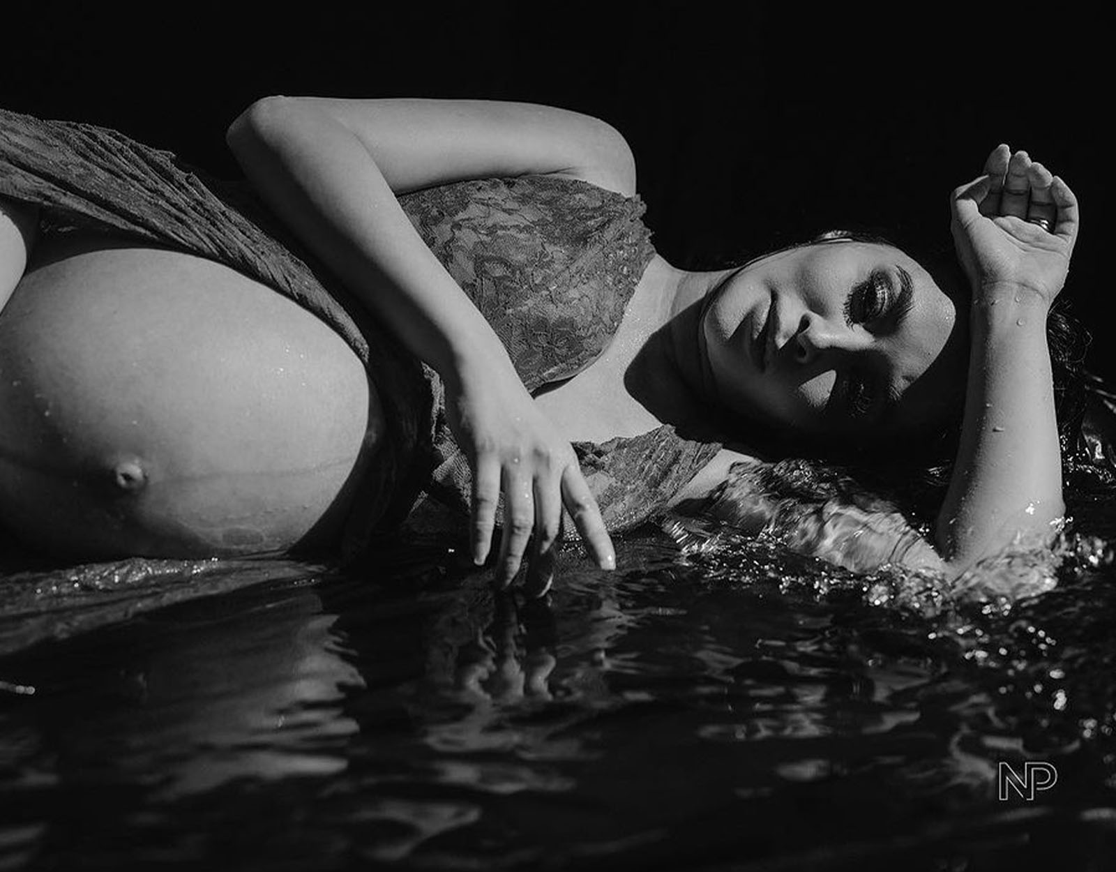 Kris Bernal maternity shoot