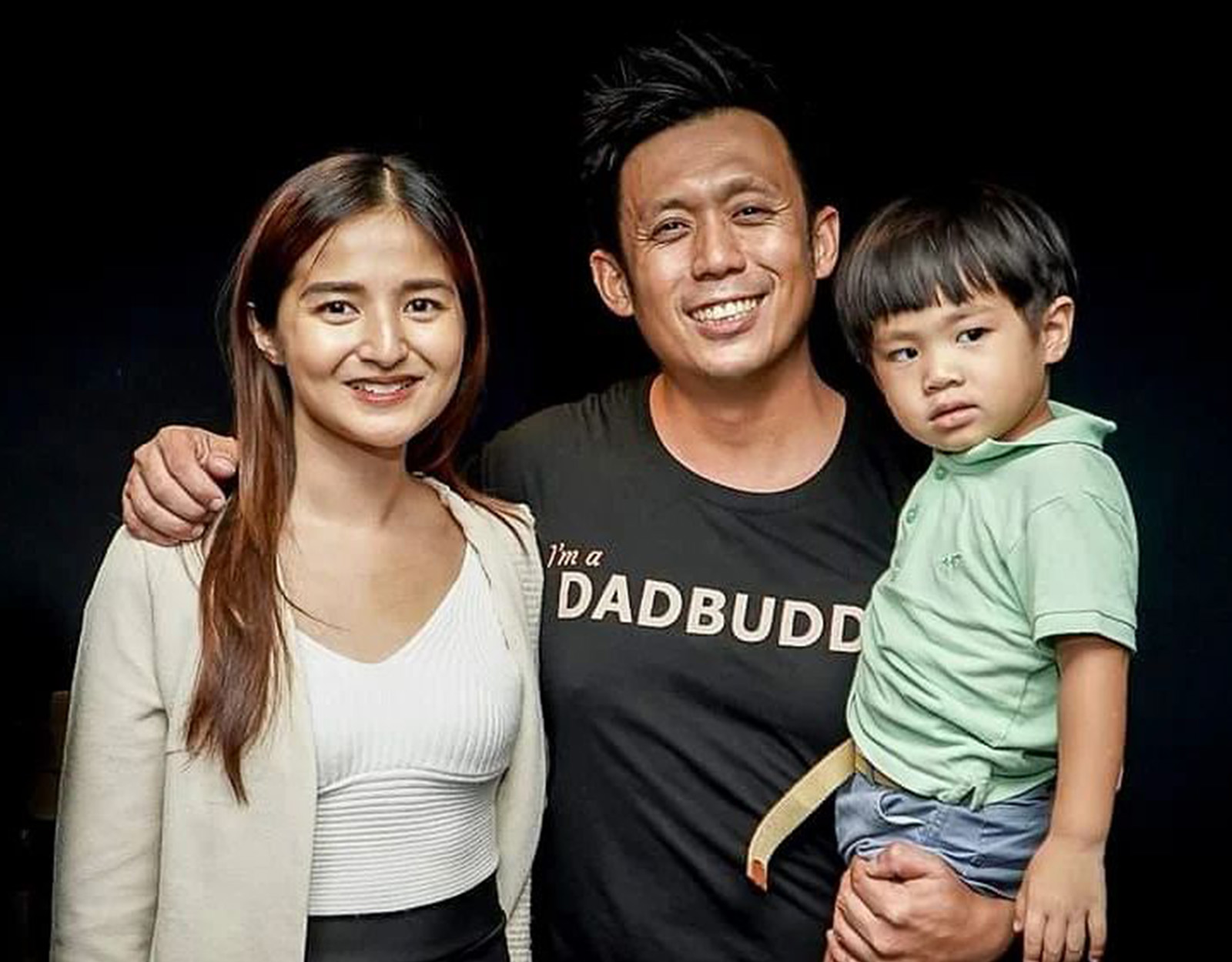 Joey Ong of DadBudPH with his family