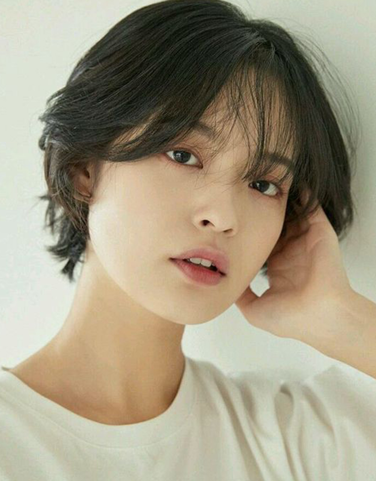 How Moms Can Spice Up Their Short Hair Styles For All Occasions