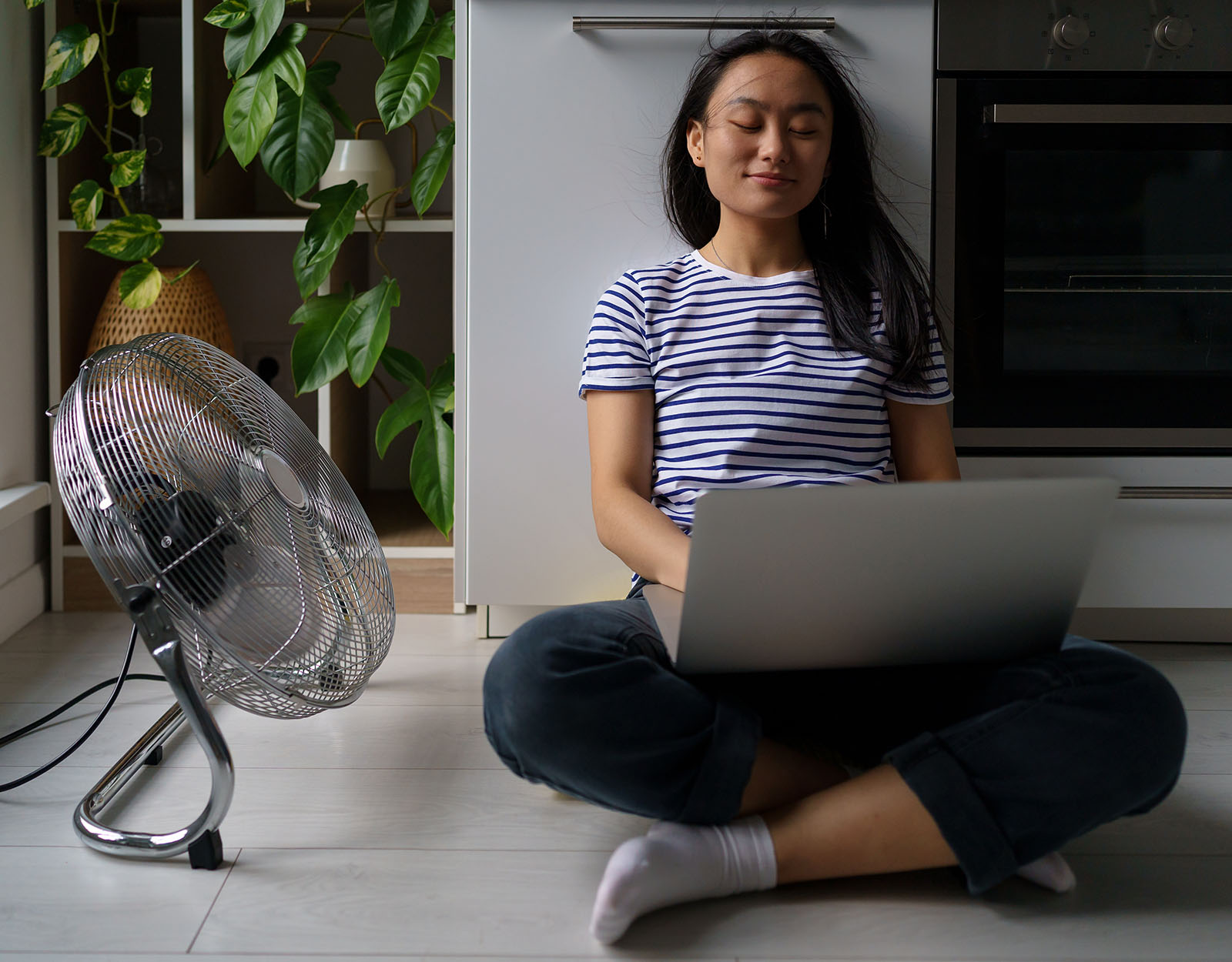 beat the heat: girl working