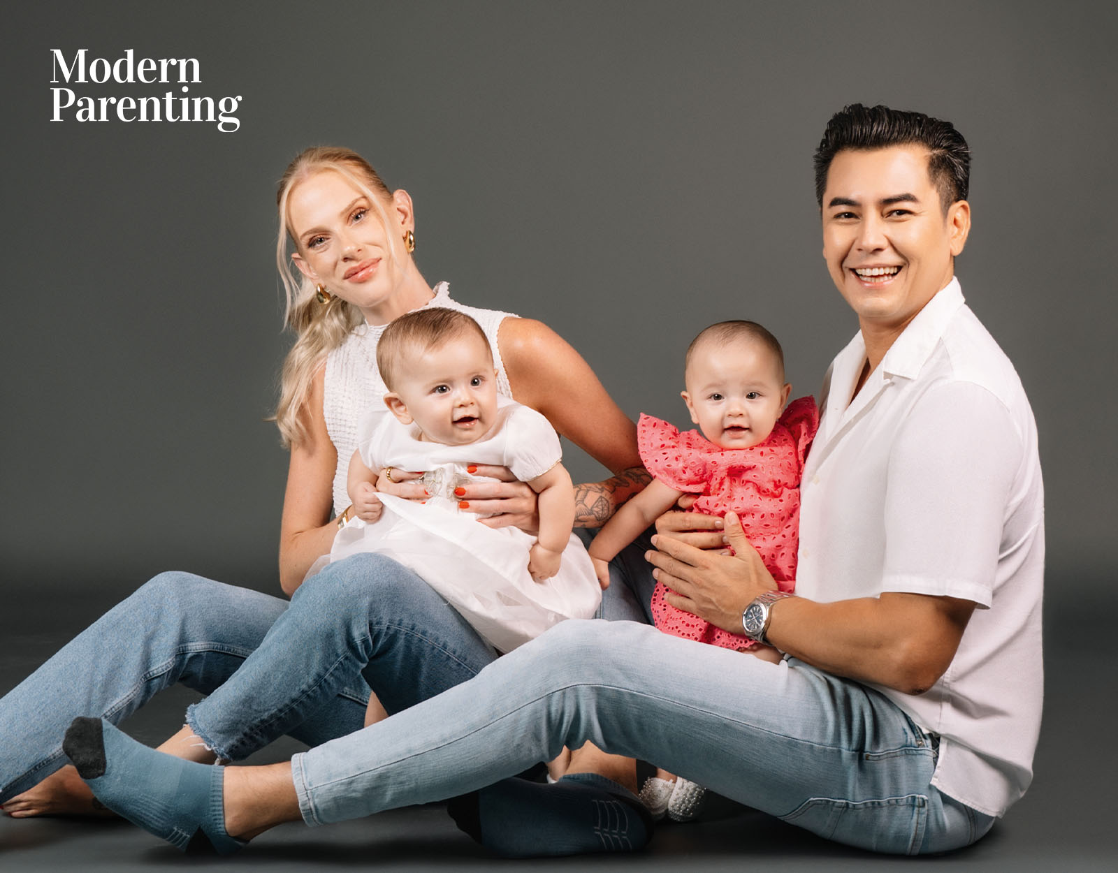 Fabio Ide and Ellen Fröjd with their twin daughters