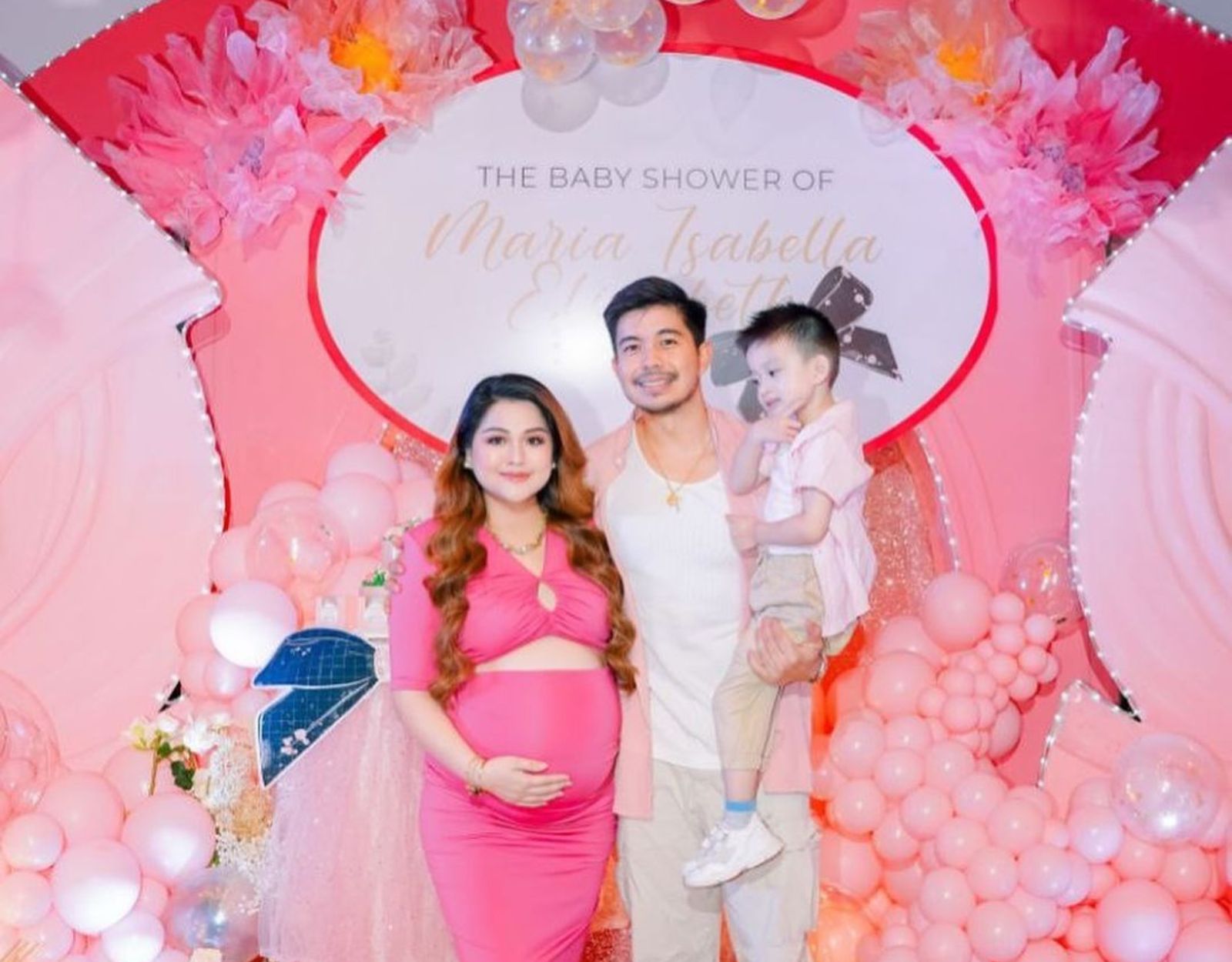 Dianne Medina, Rodjun Cruz, and their son, Joaquin