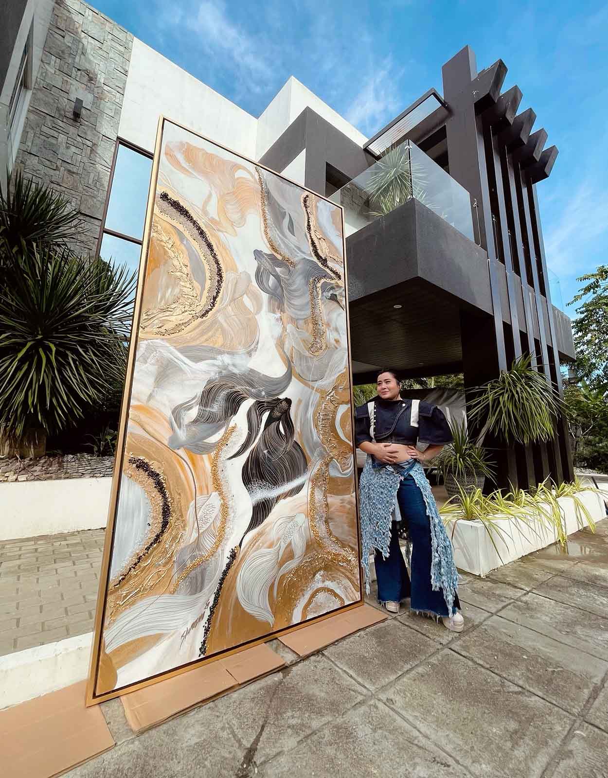 Painter Sarah del Rosario