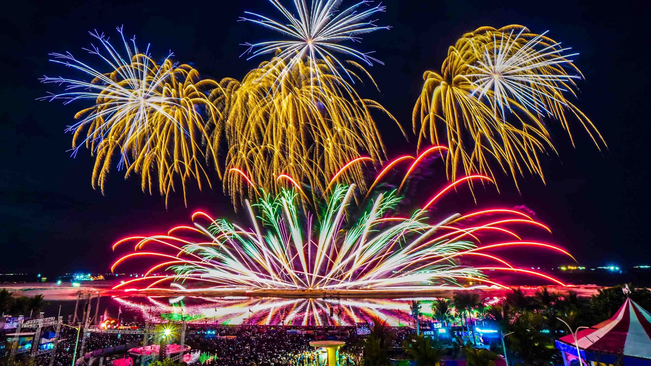 Mall of Asia hosts the Philippine International Pyromusical Competition (PIPC) — the brightest and biggest show on earth