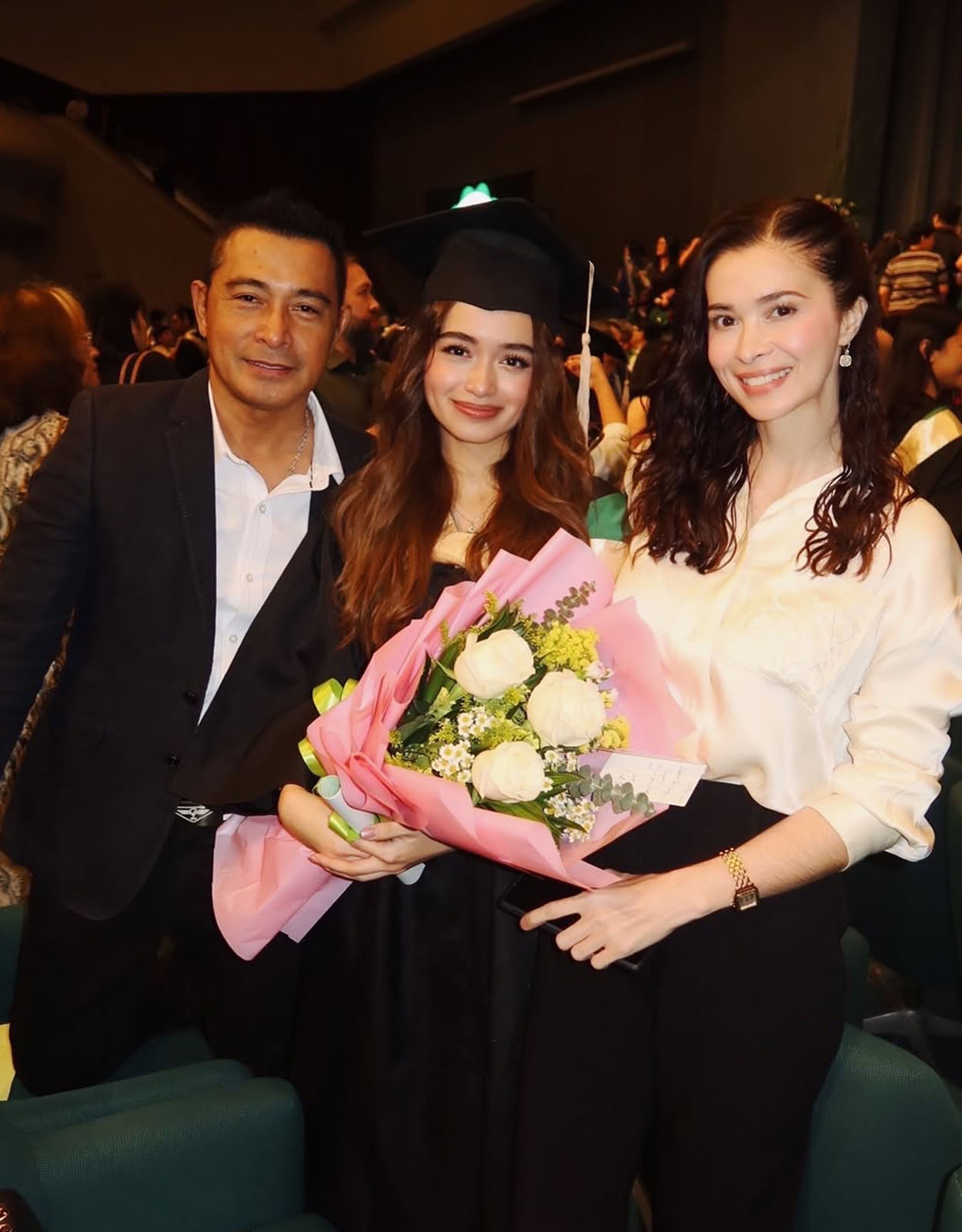 Angelina Cruz with her parents, Sunshine Cruz and Cesar Montano