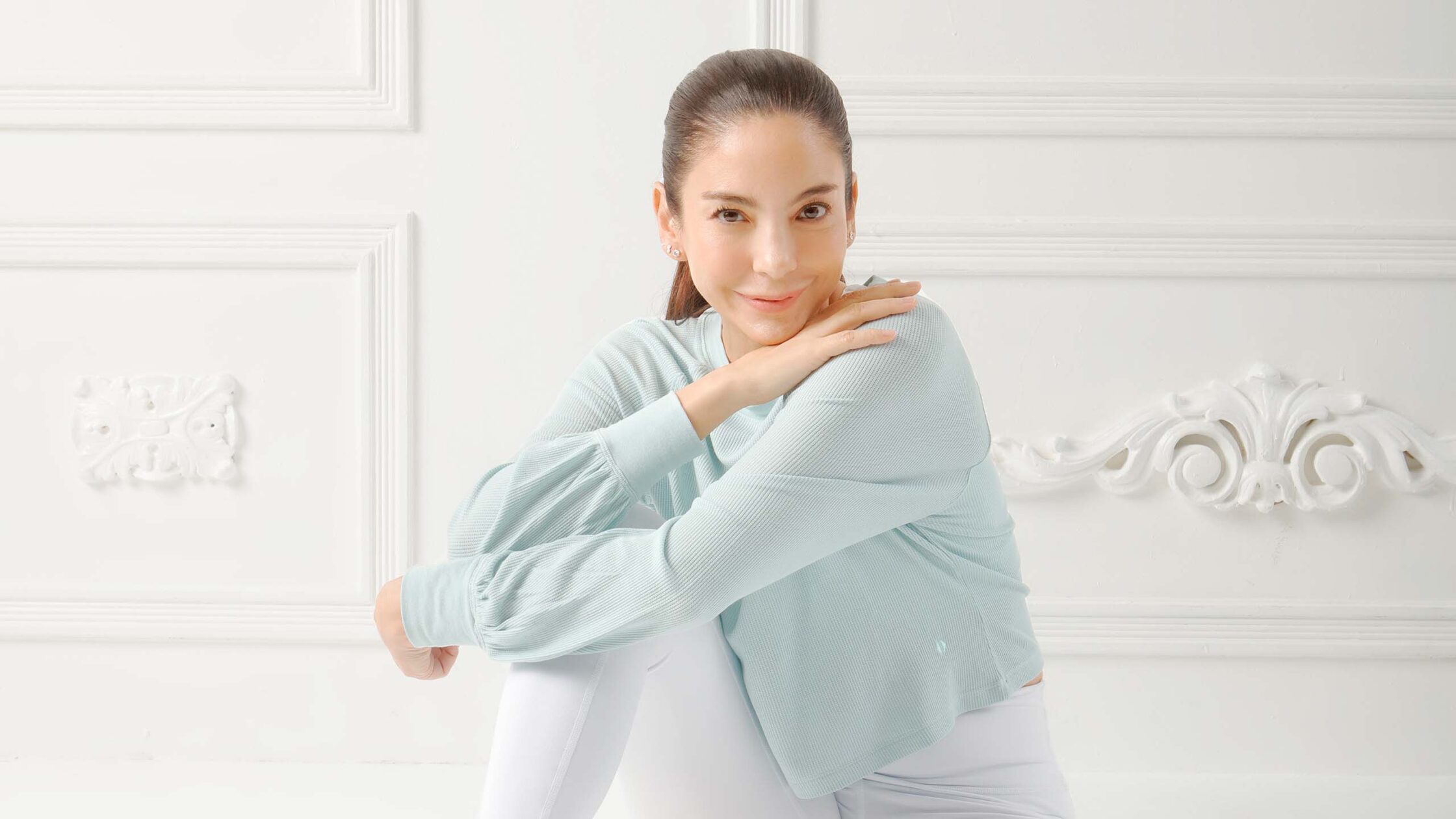 Host, model, and entrepreneur Amanda Griffin Jacob returns to the Philippines, this time focusing on her new venture, Vida Yoga