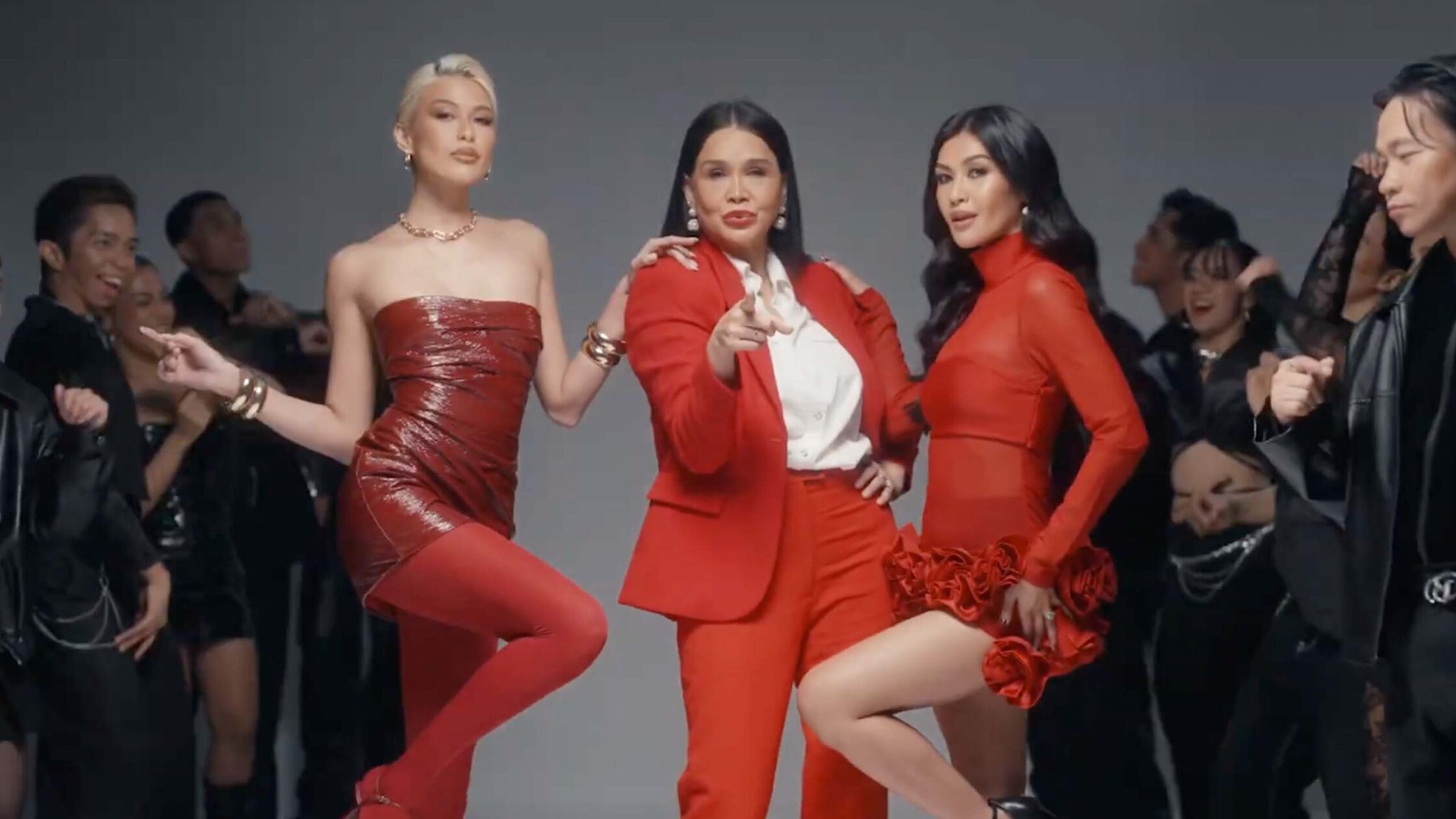 Michelle Dee released the music video of ‘Reyna’ with the special appearance of mom Melanie Marquez and cousin Winwyn Marquez
