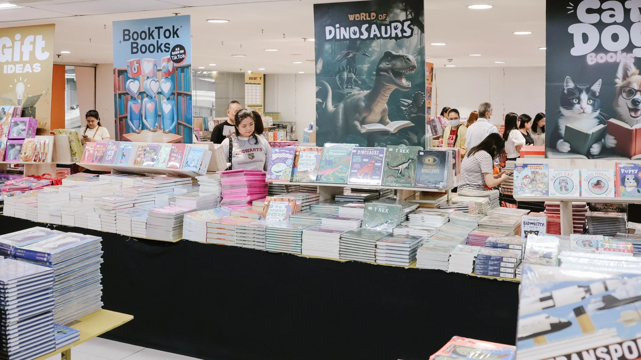 Dear bookworms, parents of bookworms, and aspiring writers, the Big Bad Wolf Book Sale is here to blow your minds away!