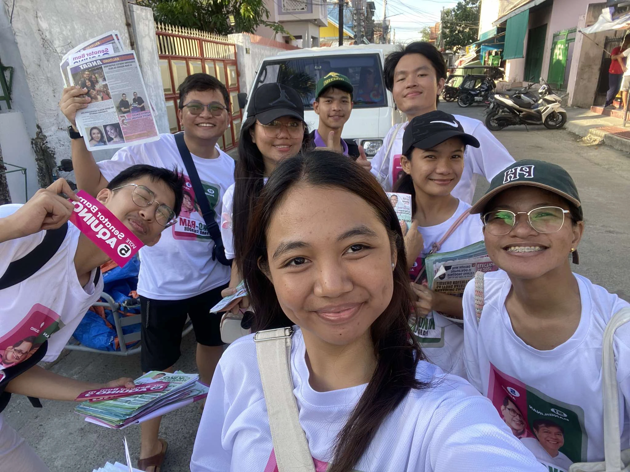 Some of the Kiko-Bam volunteers during the campaign.