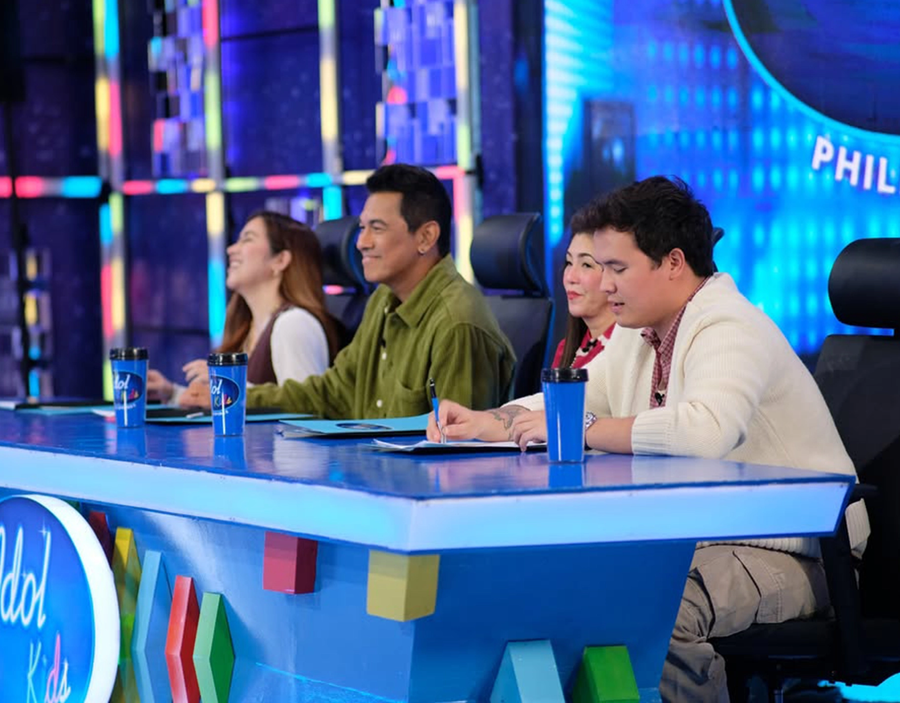 The Idol Kids discuss the times when they play outside of their homes instead of being glued to laptops and phones