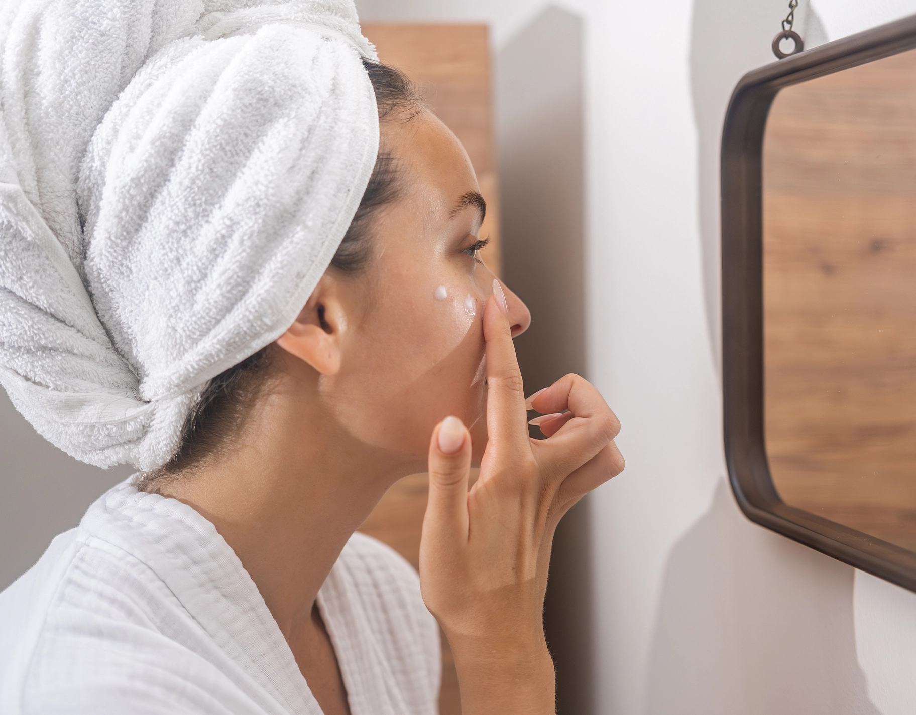 From first-time users to skincare-curious teens, Dr. Kaycee Reyes Bacani breaks down everything parents need to know about retinol—without the fear, fuss, or flakes.