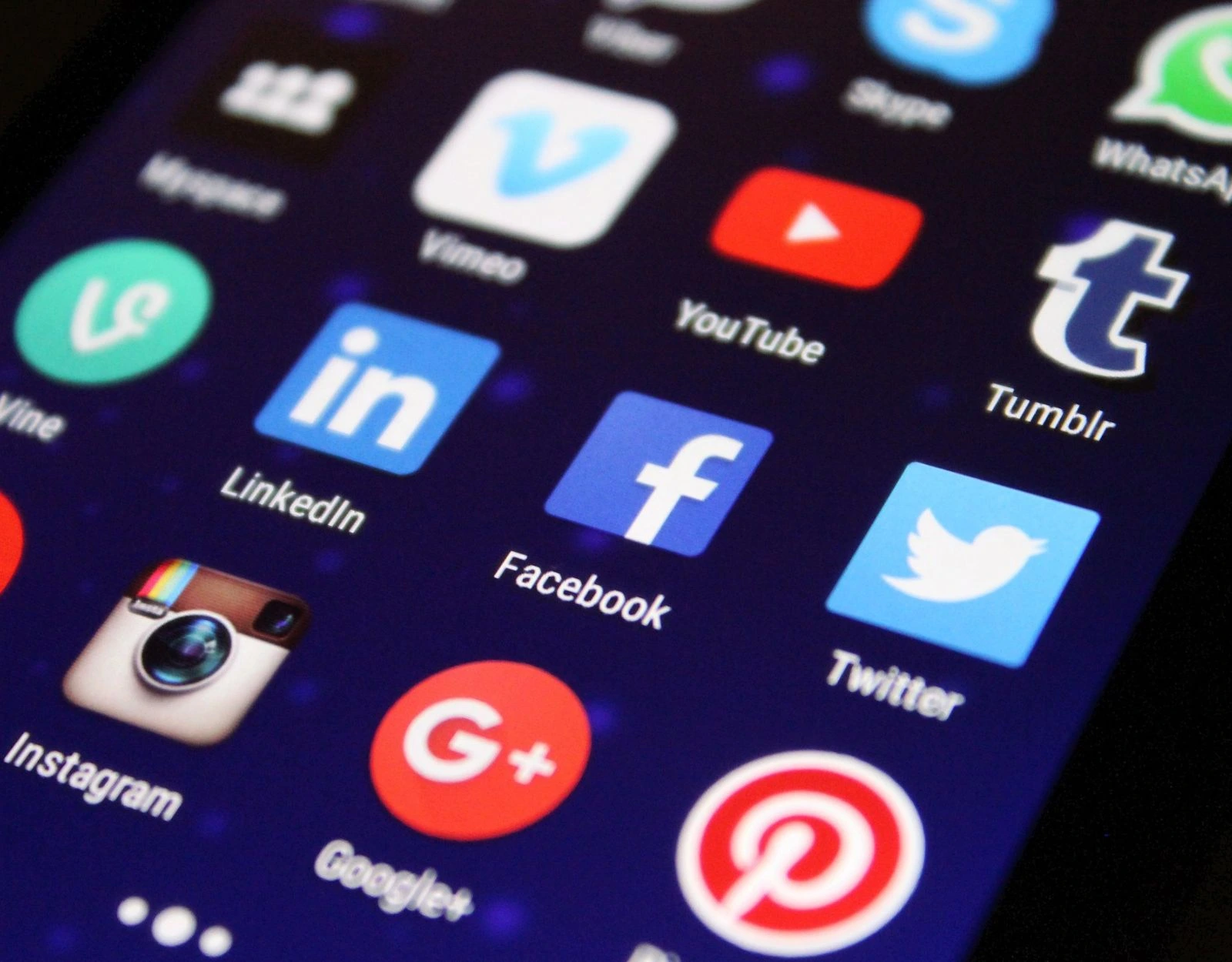 It's the question modern Filipino parents are asking more than ever. Here's what the science says about our kids having social media accounts.