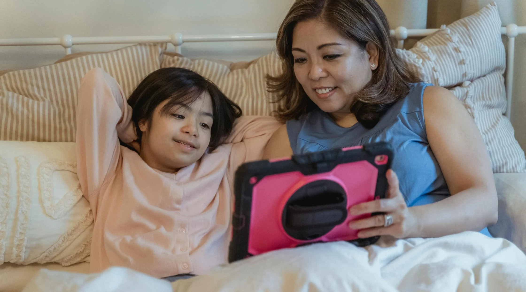 It's the question modern Filipino parents are asking more than ever. Here's what the science says about our kids having social media accounts.